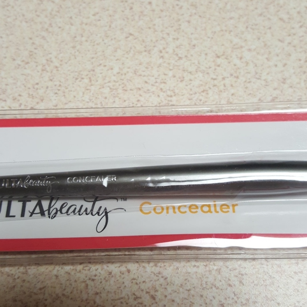 Ulta beauty Concealer brush NWT
